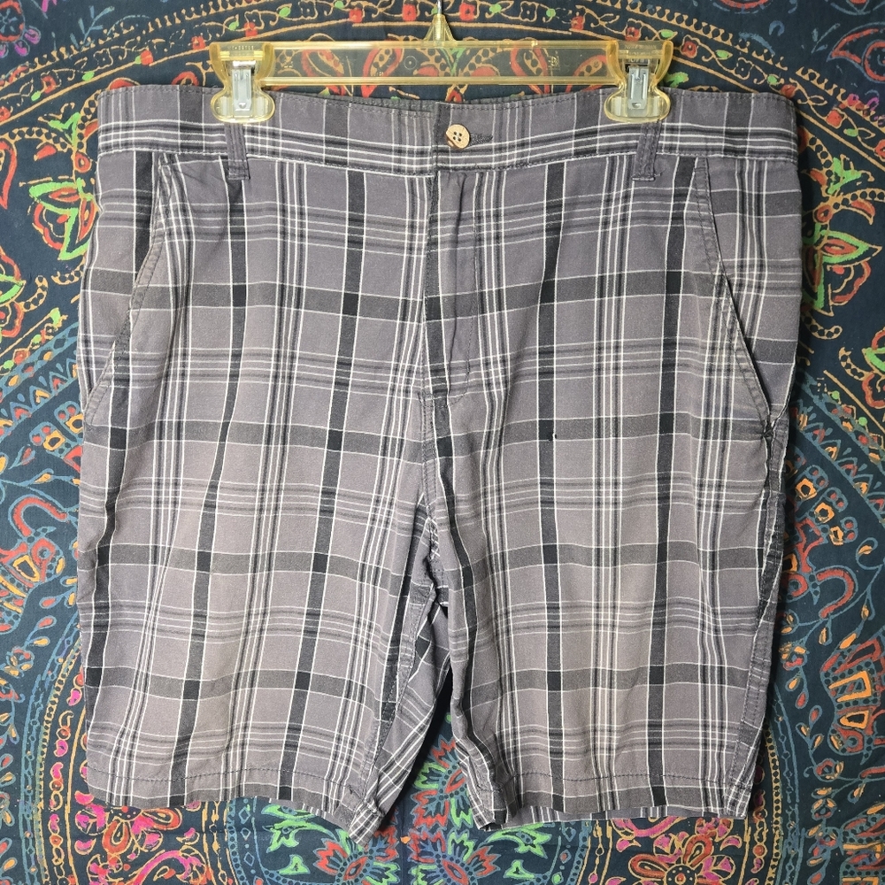 SOLD! Faded Glory Gray Plaid Cotton Flat Front Casual Shorts Mens 36